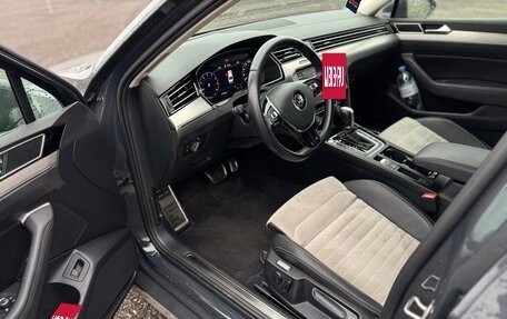 Volkswagen Passat B8 рестайлинг, 2018 год, 3 000 000 рублей, 17 фотография