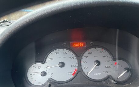 Peugeot Partner II рестайлинг 2, 2004 год, 530 000 рублей, 8 фотография