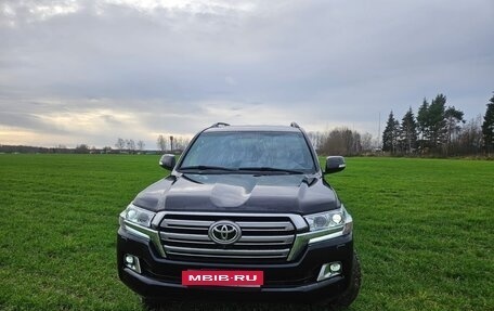 Toyota Land Cruiser 200, 2020 год, 7 600 000 рублей, 2 фотография