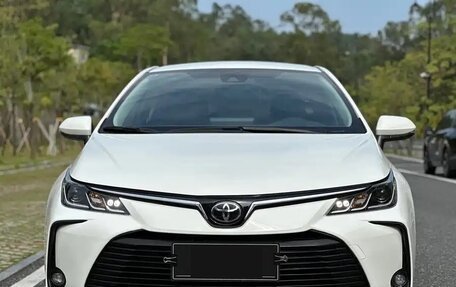 Toyota Corolla, 2022 год, 1 665 000 рублей, 2 фотография