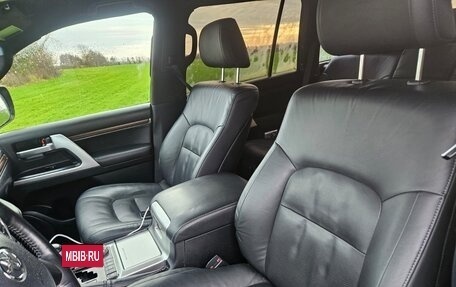 Toyota Land Cruiser 200, 2020 год, 7 600 000 рублей, 6 фотография