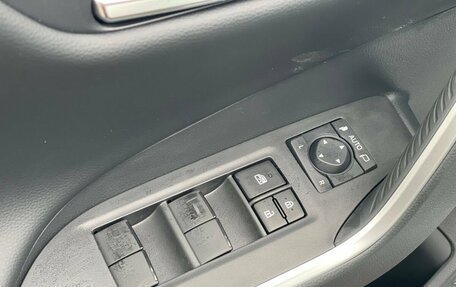 Toyota RAV4, 2025 год, 3 950 000 рублей, 8 фотография