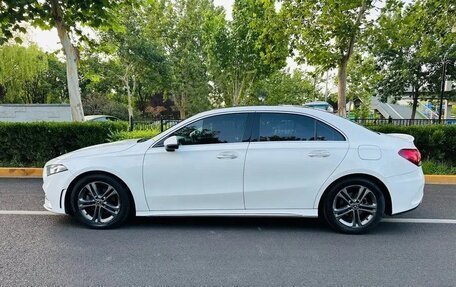 Mercedes-Benz A-Класс, 2022 год, 2 100 000 рублей, 7 фотография