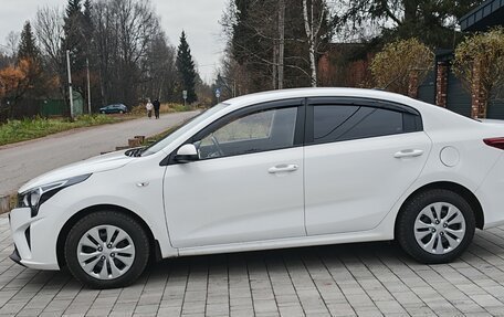 KIA Rio IV, 2021 год, 1 690 000 рублей, 4 фотография