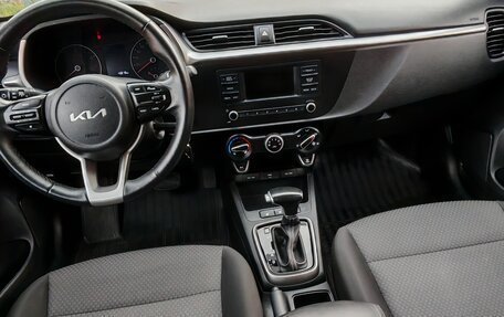 KIA Rio IV, 2021 год, 1 690 000 рублей, 10 фотография