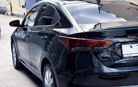 Hyundai Solaris II рестайлинг, 2021 год, 1 900 000 рублей, 3 фотография