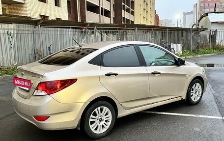 Hyundai Solaris II рестайлинг, 2011 год, 620 000 рублей, 2 фотография