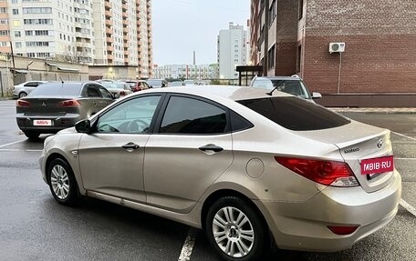Hyundai Solaris II рестайлинг, 2011 год, 620 000 рублей, 3 фотография