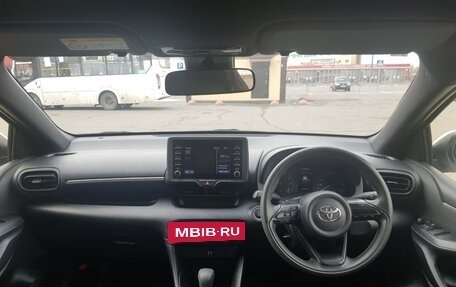 Toyota Yaris, 2021 год, 1 230 000 рублей, 2 фотография