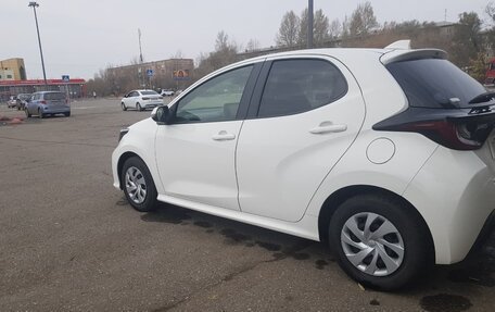 Toyota Yaris, 2021 год, 1 230 000 рублей, 4 фотография