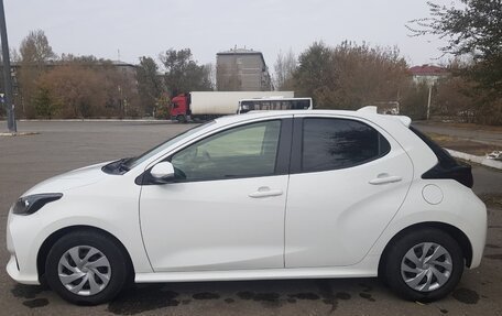 Toyota Yaris, 2021 год, 1 230 000 рублей, 8 фотография