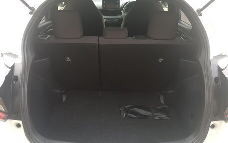 Toyota Yaris, 2021 год, 1 230 000 рублей, 13 фотография