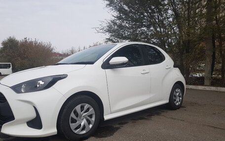 Toyota Yaris, 2021 год, 1 230 000 рублей, 5 фотография