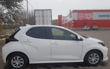 Toyota Yaris, 2021 год, 1 230 000 рублей, 7 фотография