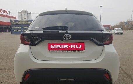 Toyota Yaris, 2021 год, 1 230 000 рублей, 9 фотография