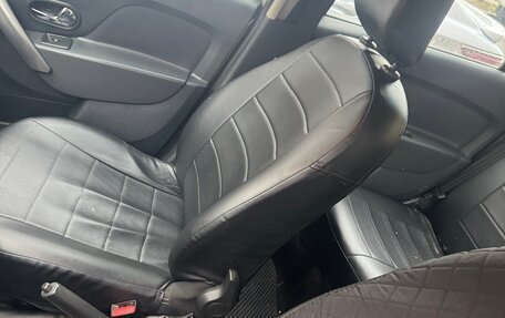 Renault Logan II, 2016 год, 900 000 рублей, 8 фотография