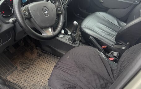 Renault Logan II, 2016 год, 900 000 рублей, 10 фотография
