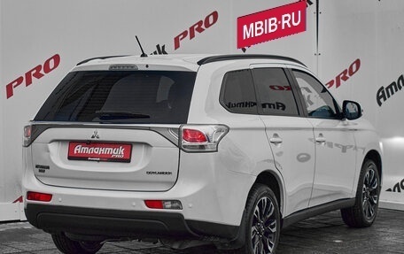 Mitsubishi Outlander III рестайлинг 3, 2013 год, 1 295 000 рублей, 4 фотография