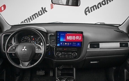 Mitsubishi Outlander III рестайлинг 3, 2013 год, 1 295 000 рублей, 9 фотография