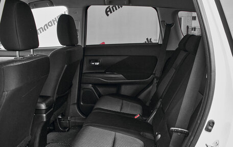 Mitsubishi Outlander III рестайлинг 3, 2013 год, 1 295 000 рублей, 18 фотография