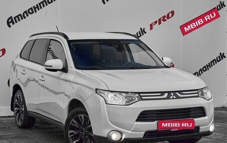 Mitsubishi Outlander III рестайлинг 3, 2013 год, 1 295 000 рублей, 3 фотография