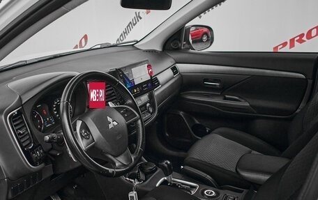 Mitsubishi Outlander III рестайлинг 3, 2013 год, 1 295 000 рублей, 8 фотография