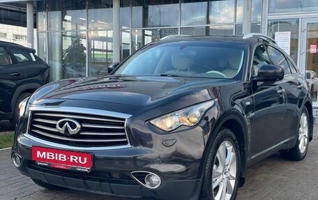 Infiniti QX70, 2014 год, 2 420 000 рублей, 2 фотография
