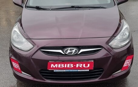 Hyundai Solaris II рестайлинг, 2011 год, 700 000 рублей, 1 фотография