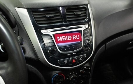 Hyundai Solaris II рестайлинг, 2011 год, 650 000 рублей, 16 фотография