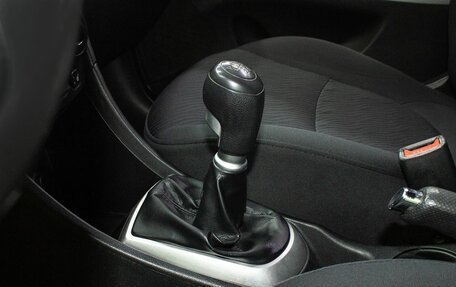 Hyundai Solaris II рестайлинг, 2011 год, 650 000 рублей, 18 фотография