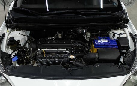 Hyundai Solaris II рестайлинг, 2011 год, 650 000 рублей, 20 фотография