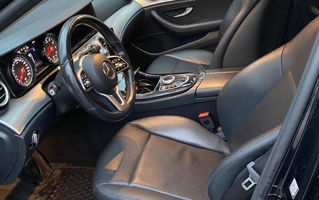 Mercedes-Benz E-Класс, 2019 год, 2 700 000 рублей, 5 фотография