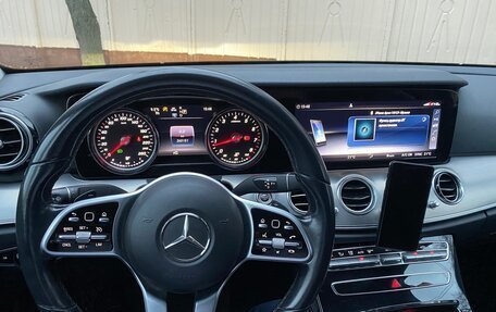 Mercedes-Benz E-Класс, 2019 год, 2 700 000 рублей, 7 фотография