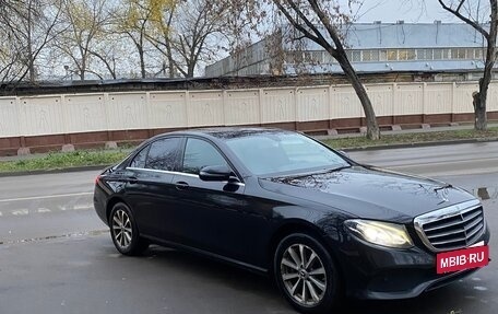 Mercedes-Benz E-Класс, 2019 год, 2 700 000 рублей, 2 фотография