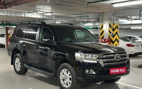 Toyota Land Cruiser 200, 2020 год, 8 800 000 рублей, 2 фотография