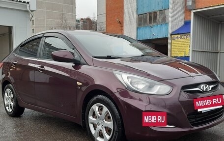 Hyundai Solaris II рестайлинг, 2011 год, 700 000 рублей, 3 фотография