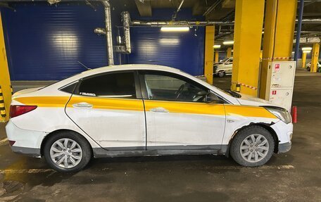 Hyundai Solaris II рестайлинг, 2016 год, 500 000 рублей, 4 фотография