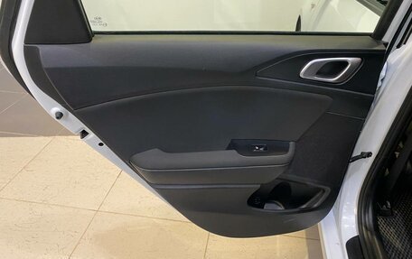 KIA cee'd III, 2021 год, 1 650 000 рублей, 24 фотография