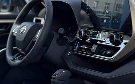 Toyota Highlander, 2025 год, 5 900 000 рублей, 24 фотография