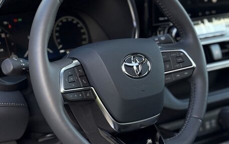 Toyota Highlander, 2025 год, 5 900 000 рублей, 28 фотография