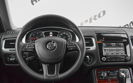 Volkswagen Touareg III, 2012 год, 1 995 000 рублей, 11 фотография