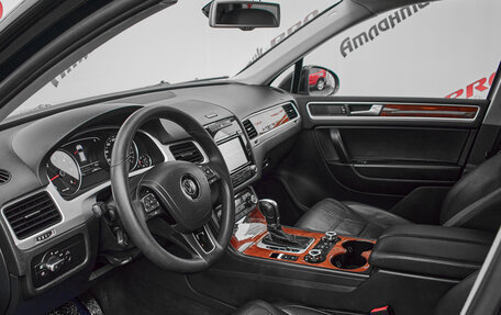 Volkswagen Touareg III, 2012 год, 1 995 000 рублей, 9 фотография