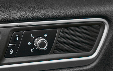 Volkswagen Touareg III, 2012 год, 1 995 000 рублей, 19 фотография