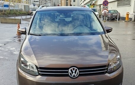 Volkswagen Touran III, 2012 год, 1 250 000 рублей, 2 фотография