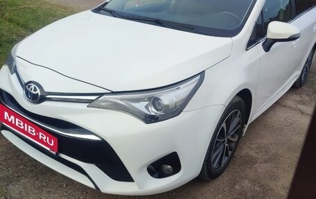 Toyota Avensis III рестайлинг, 2015 год, 1 700 000 рублей, 4 фотография