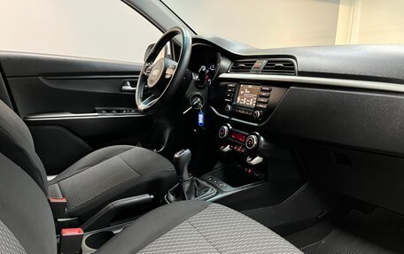 KIA Rio IV, 2018 год, 1 195 000 рублей, 17 фотография