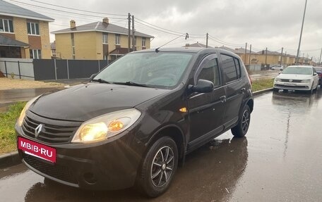 Renault Sandero I, 2013 год, 450 000 рублей, 2 фотография