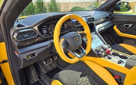 Lamborghini Urus I, 2022 год, 32 000 000 рублей, 18 фотография