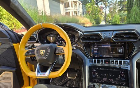 Lamborghini Urus I, 2022 год, 32 000 000 рублей, 23 фотография