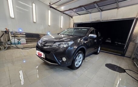 Toyota RAV4, 2014 год, 1 700 000 рублей, 2 фотография
